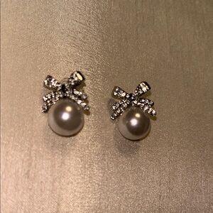 Elegant Rhinestone Bow Pearl Earrings
